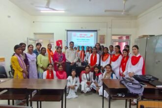 Lecture organized at Kanya Gurukul campus, Dehradun, on Hindi Diwas.